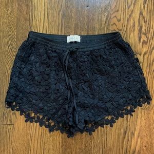 Abercrombie daisy lace soft shorts